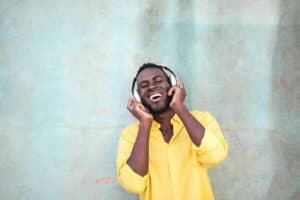 Windows 10 finally gets support for AAC codec: Improving Bluetooth audio