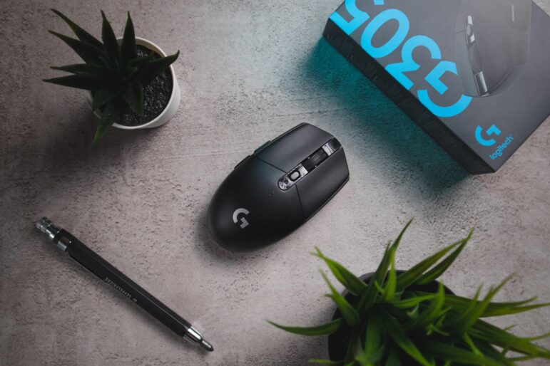 Bluetooth Mouse vs. Wireless Mouse