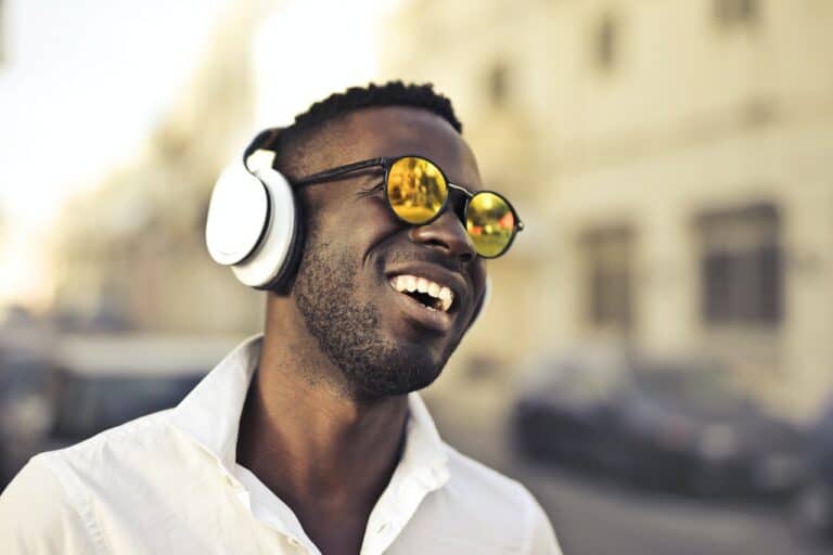 10 reasons you should buy Bluetooth Headphones