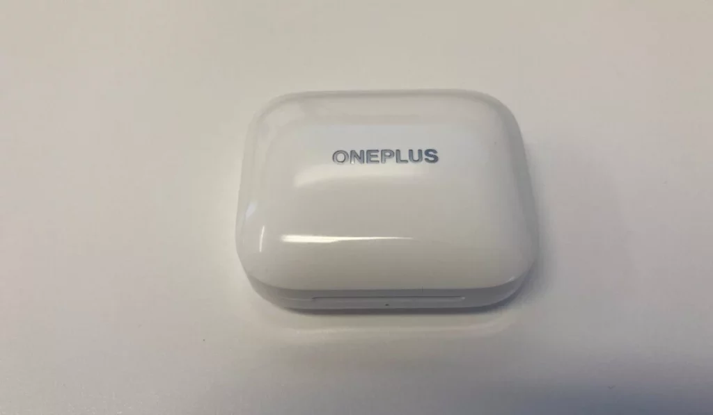 OnePlus Buds Pro compatible with iPhone