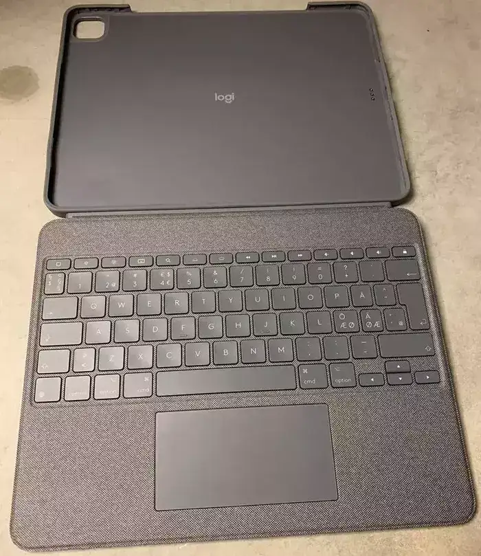 Logitech Combo Touch