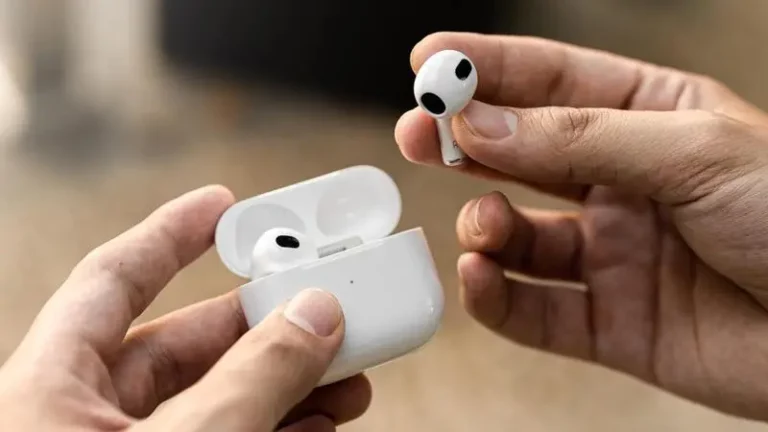 Why Does One of My AirPods Die Faster Than the Other?
