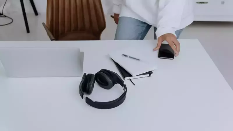 Can I Pair A Bluetooth Headset With 2 Phones Simultaneously