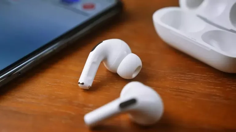 How To Fix Audio Delay on AirPods? (Solved!)