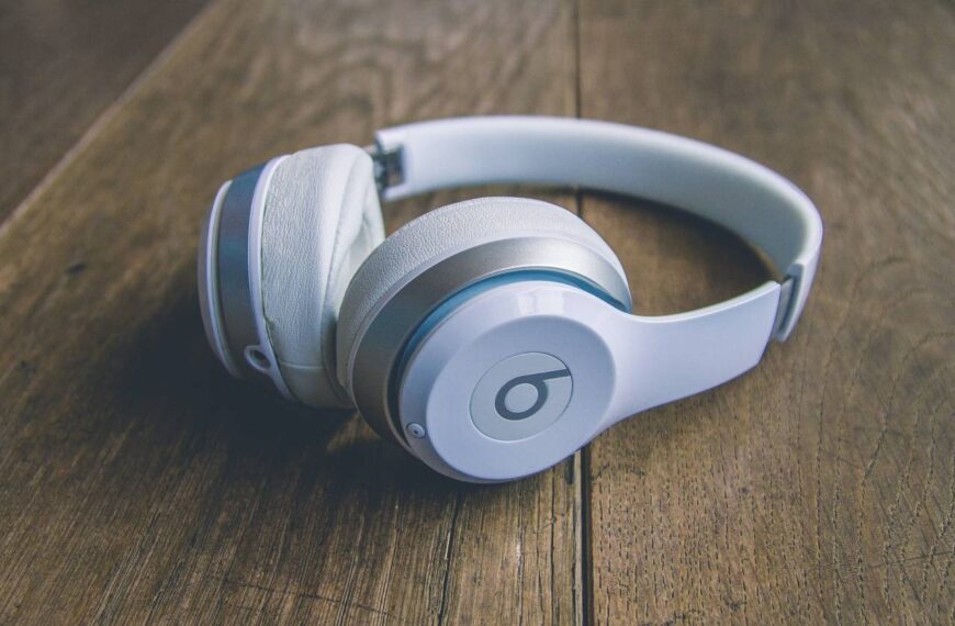 USB‑C Vs 3.5mm Vs Bluetooth: Which Connection Is Best For Work Headsets?